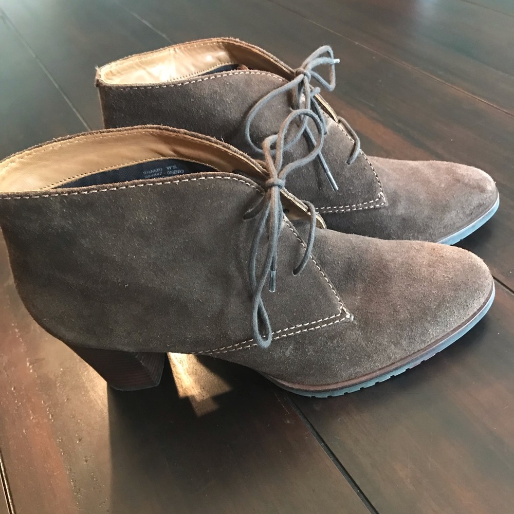 L. L. Bean Brown Lace Up Booties